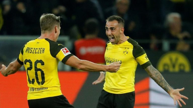 Debut Paco Alcacer di Dortmund: Bikin Gol Lalu Cedera