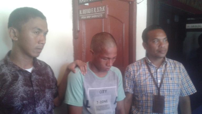 Pemuda Keroyok  Oknum Brimob Polda Sulbar,Saat Ini Ditahan  di Polres Mamuju