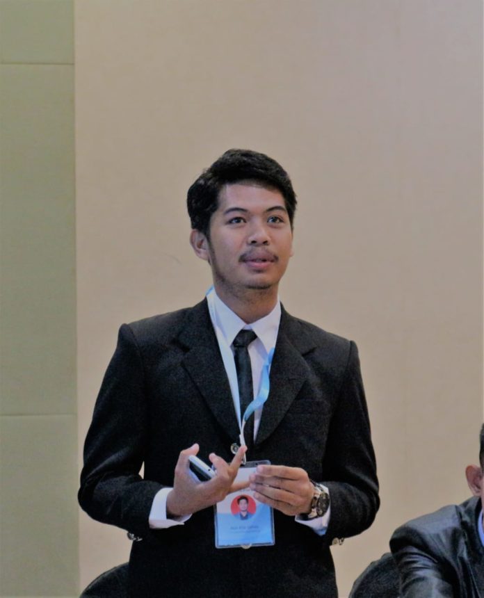 Photo salah seorang mahasiswa asal Sekolah Tinggi Ilmu Ekonomi (STIE) Muhammadiyah Mamuju, Jurusan Manajemen bernama Muh Rifai Sahida (21), berhasil mendapatkan beasiswa Young Southeast Asia Leaders Initiative (YSEALI) Spring 2019. (Matalensa.id)