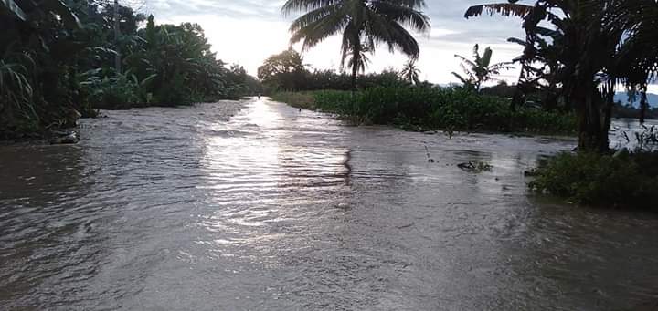 Akibat Luapan Sungai Budong- Budong Jalan Desa Pangalloang Lumpuh Total
