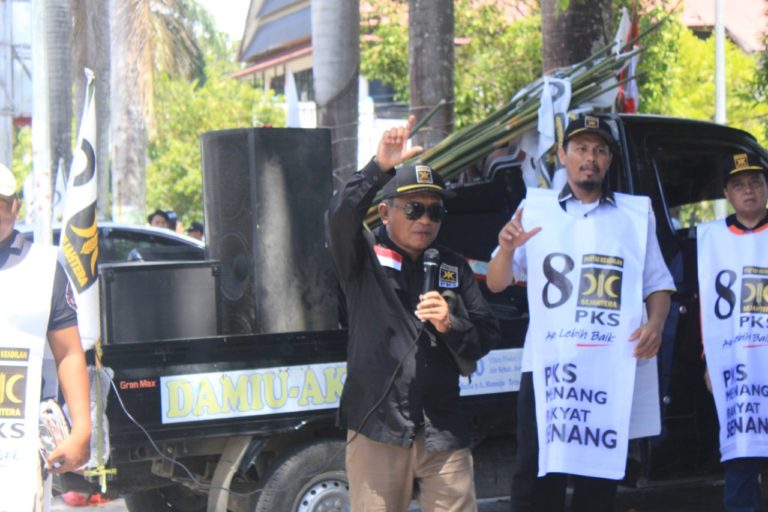 Ratusan Simpatisan dan Kader Partai PKS Sulbar Ramaikan Flashmob