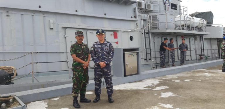 Kapal Perang Republik Indonesia Sandar di Dermaga Mako Lanal Mamuju