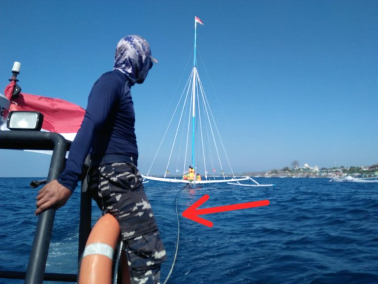 Perahu Peserta Sandeq Race Alami Kerusakan,Sea Rider Berikan Bantuan