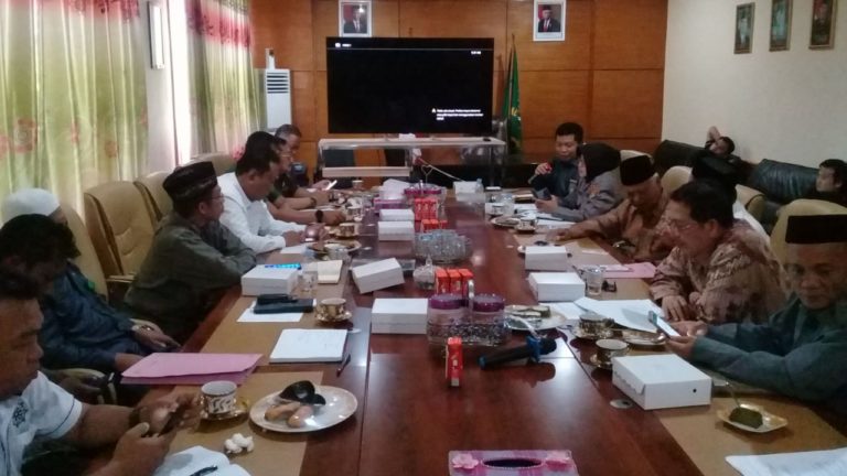 Kabid Humas Polda Sulbar Hadiri Rapat Tim Bakor Pakem Di Kantor Kemenag Provinsi.