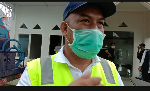 Balai Palu Sulteng Dan Sulsel Bantu Sepuluh Alat Berat Bersihkan Puing-Puing Kantor Gubernur Sulbar.