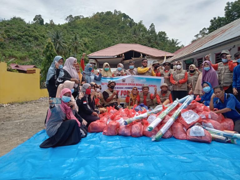 SPAB SLB Negeri 1 Pembina Makassar Salurkan Bantuan Kemanusiaan Ke SLB Negeri Malunda