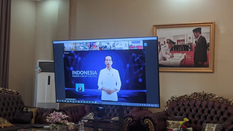 Jokowi Luncurkan Program Literasi Digital
