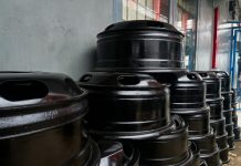 Warga Binaan Rutan Mamuju Produksi Velg Truck Dan Bus Secara Mandiri