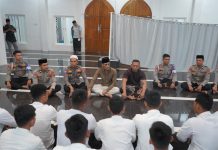 Dari Masjid, Polisi Mendengar Suara Umat: Kabidpropam, Kabidkum dan PJU Polda Sulbar Bangun Kedekatan Lewat Subuh Keliling